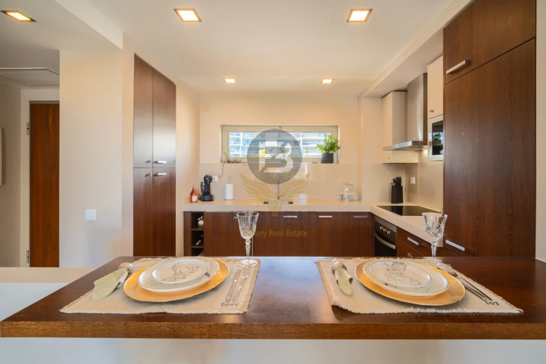 Apartamento T2 para Venda em Portimão Foto 2