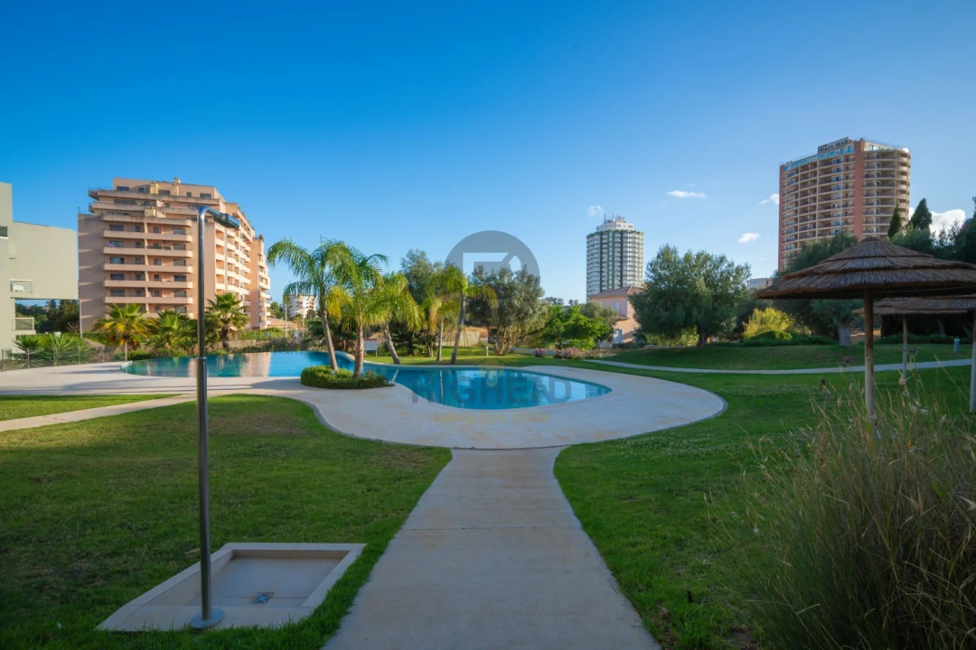 Apartamento T2 para Venda em Portimão Foto 32