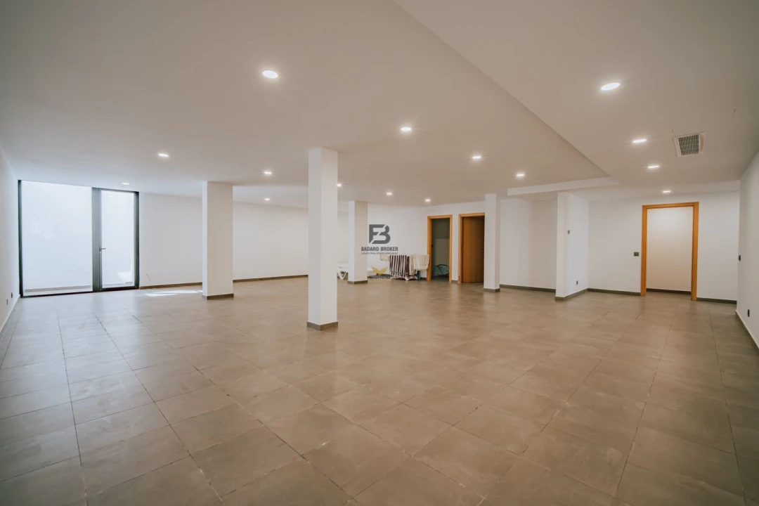 Moradia T4 para Venda em Lagoa e Carvoeiro Foto 17