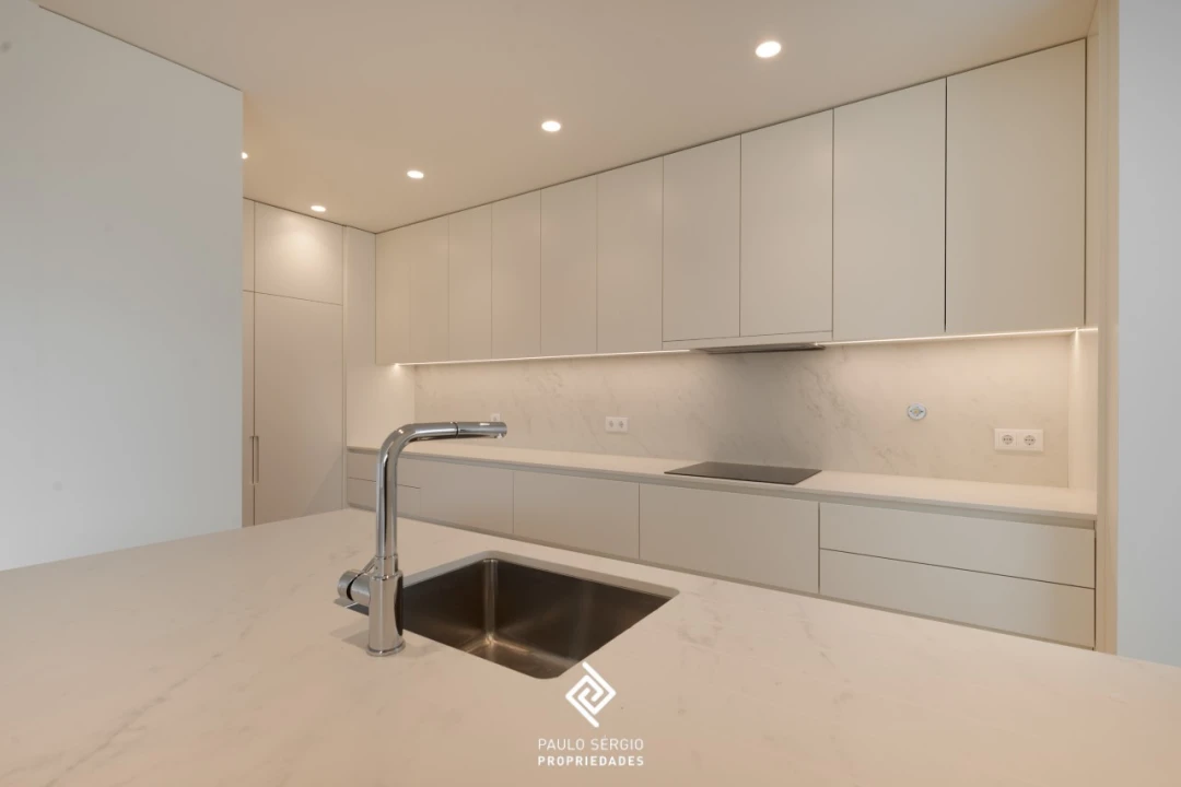 Apartamento T3 para Venda em Santa Marinha e São Pedro da Afurada Foto 2