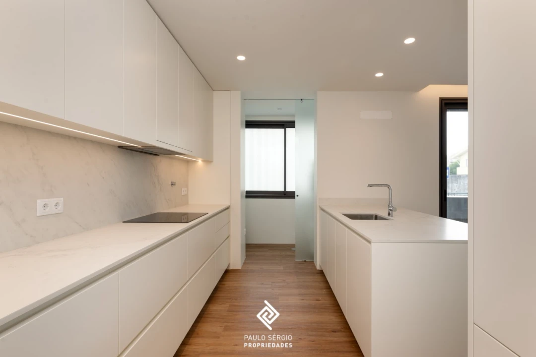 Apartamento T3 para Venda em Santa Marinha e São Pedro da Afurada Foto 4