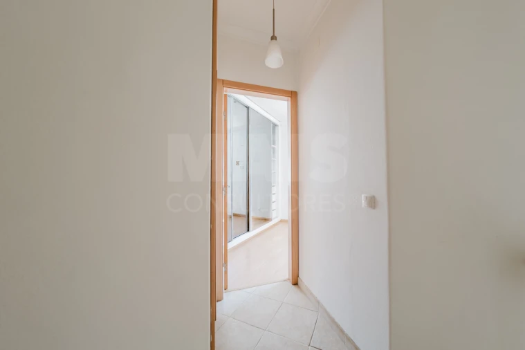 Moradia T1 para Venda em Olho Marinho Foto 9