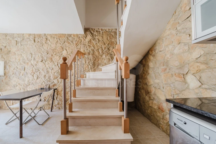 Moradia T1 para Venda em Olho Marinho Foto 8