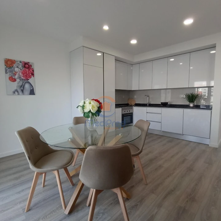 Apartamento T3 para Venda em Benfica Foto 3