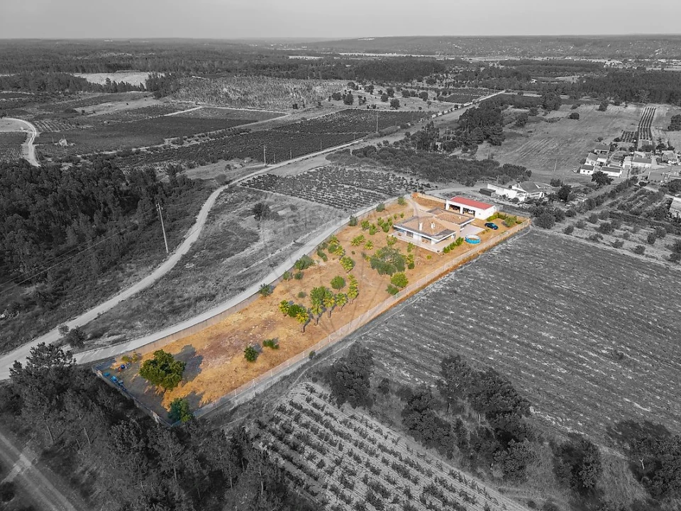 Moradia T4 para Venda em Fazendas de Almeirim Foto 43