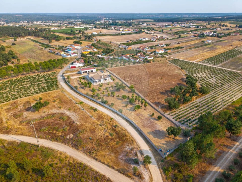Moradia T4 para Venda em Fazendas de Almeirim Foto 40