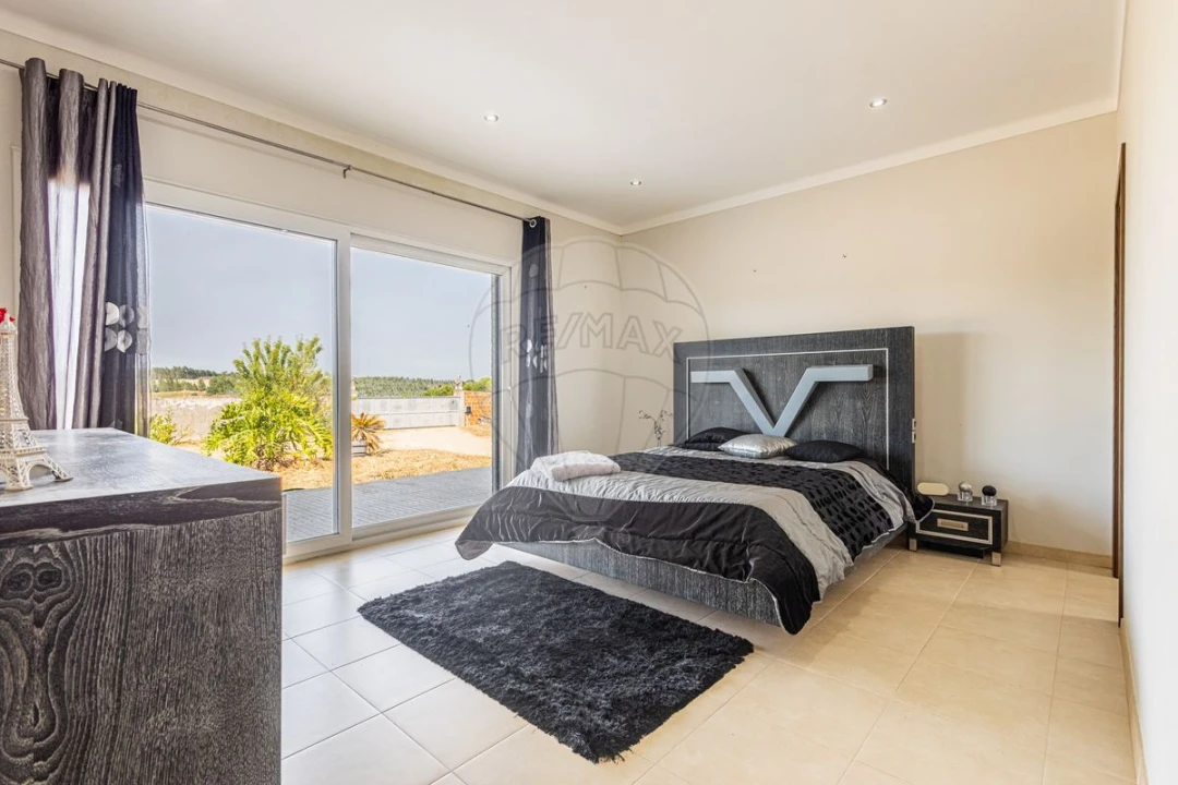 Moradia T4 para Venda em Fazendas de Almeirim Foto 35