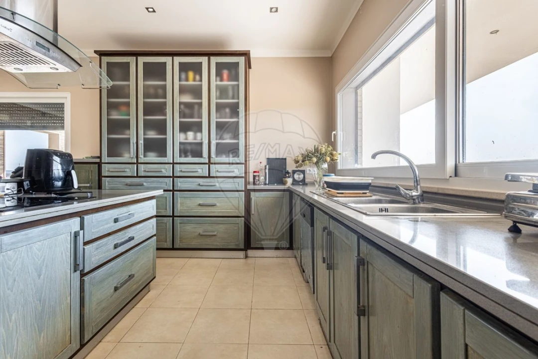 Moradia T4 para Venda em Fazendas de Almeirim Foto 6