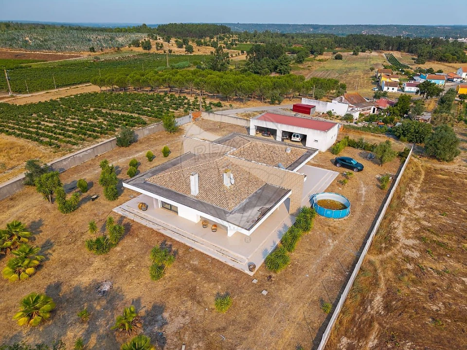 Moradia T4 para Venda em Fazendas de Almeirim Foto 45