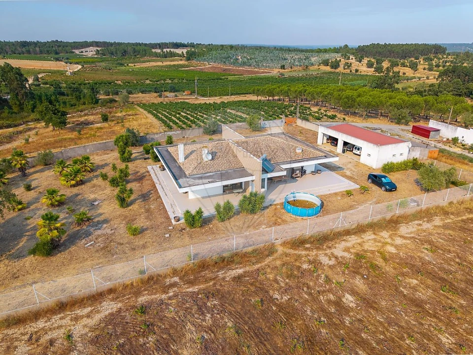 Moradia T4 para Venda em Fazendas de Almeirim Foto 44