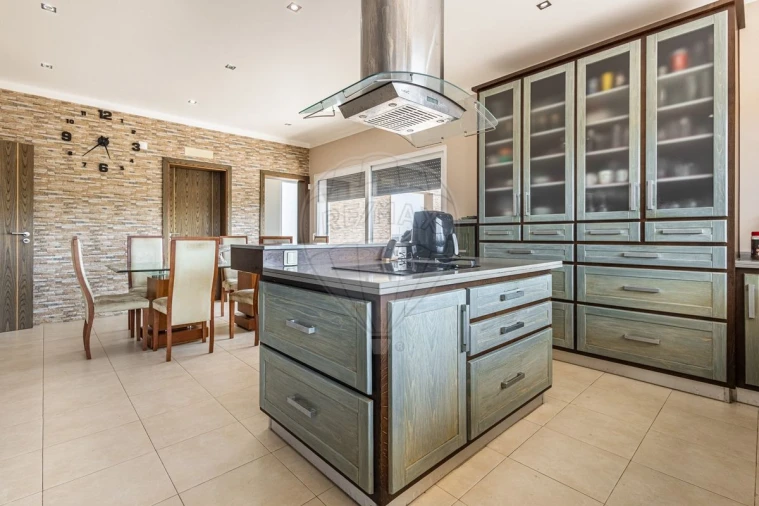 Moradia T4 para Venda em Fazendas de Almeirim Foto 9