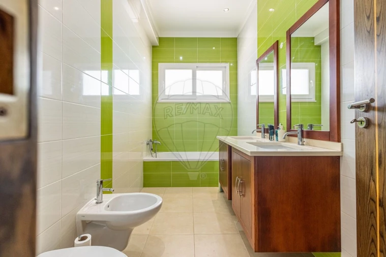 Moradia T4 para Venda em Fazendas de Almeirim Foto 31