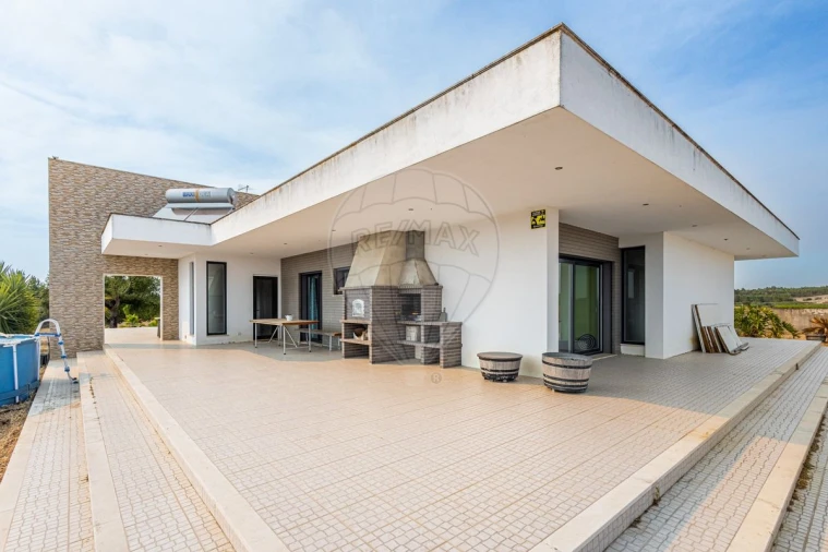 Moradia T4 para Venda em Fazendas de Almeirim Foto 5