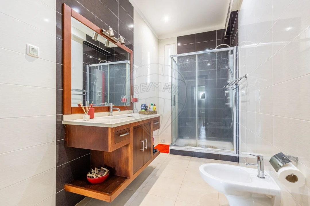 Moradia T4 para Venda em Fazendas de Almeirim Foto 29