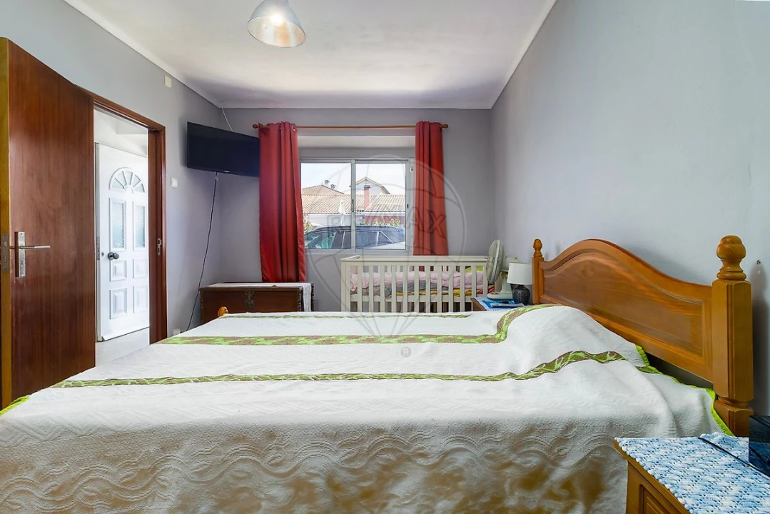 Moradia T4 para Venda em Asseiceira Foto 5