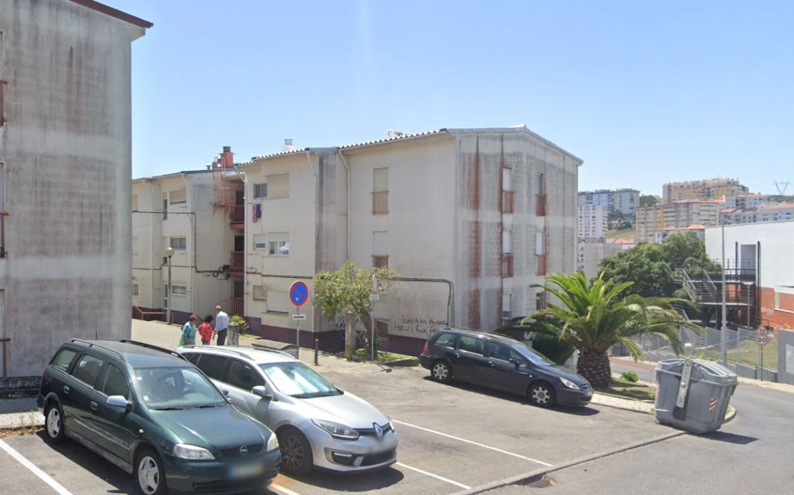 Apartamento T2 para Venda em Queluz e Belas Foto 2