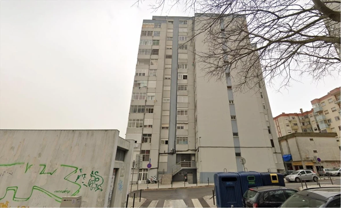 Apartamento T1 para Venda em Águas Livres Foto 1