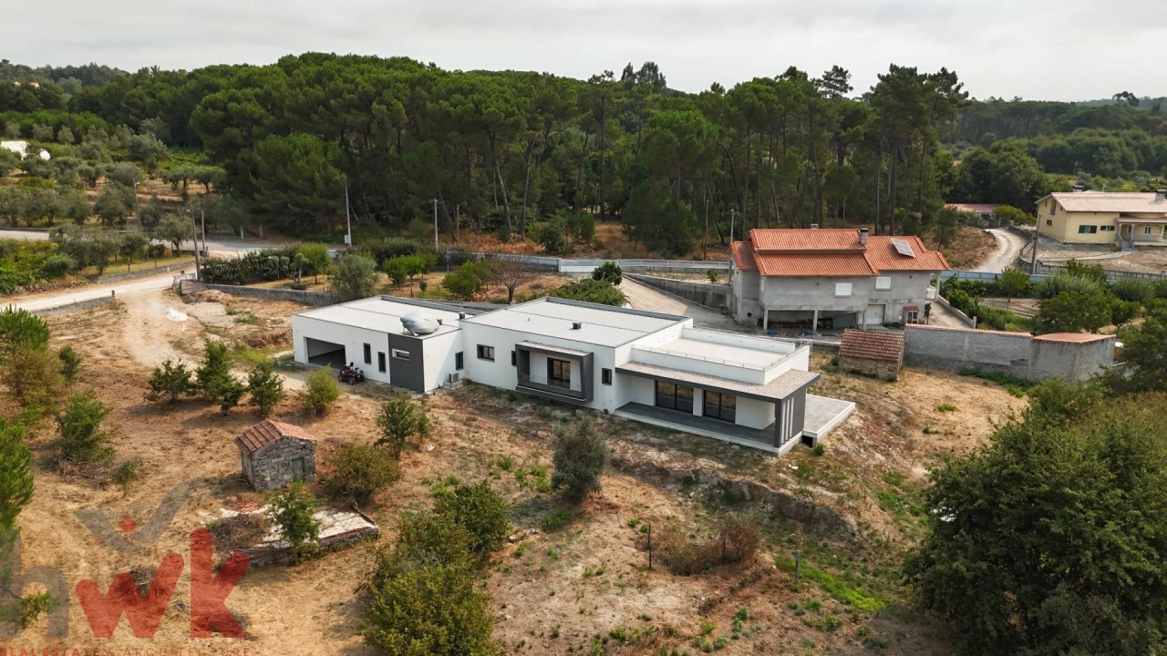 Moradia T5 para Venda em Canelas e Espiunca Foto 2