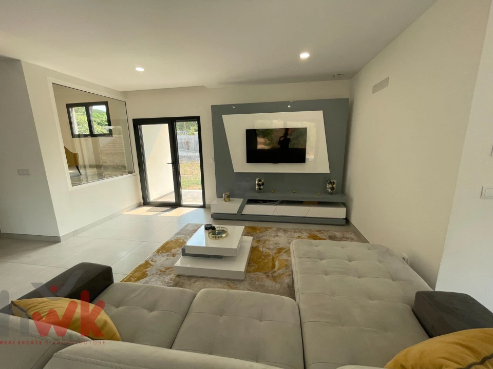 Moradia T5 para Venda em Canelas e Espiunca Foto 5