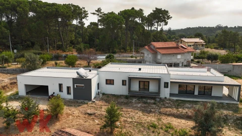 Moradia T5 para Venda em Canelas e Espiunca