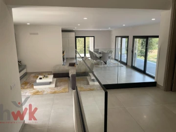 Moradia T5 para Venda em Canelas e Espiunca