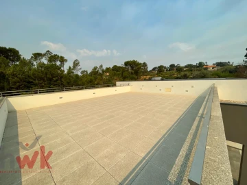 Moradia T5 para Venda em Canelas e Espiunca