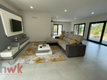 Moradia T5 para Venda em Canelas e Espiunca