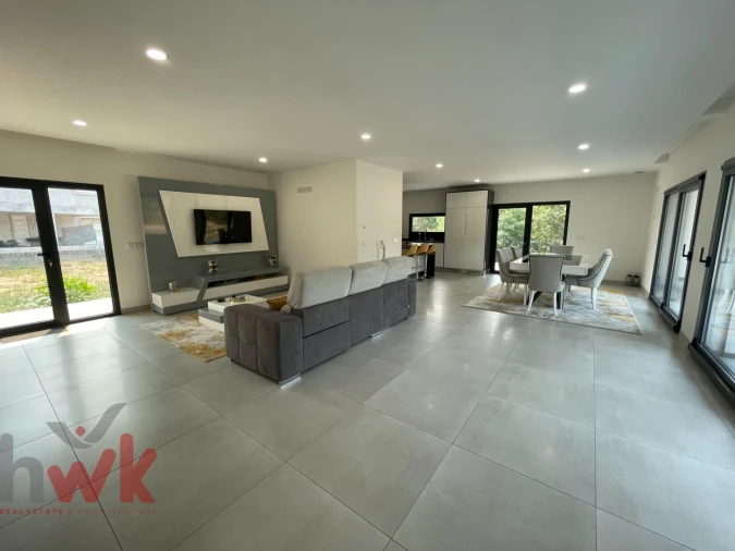 Moradia T5 para Venda em Canelas e Espiunca Foto 7