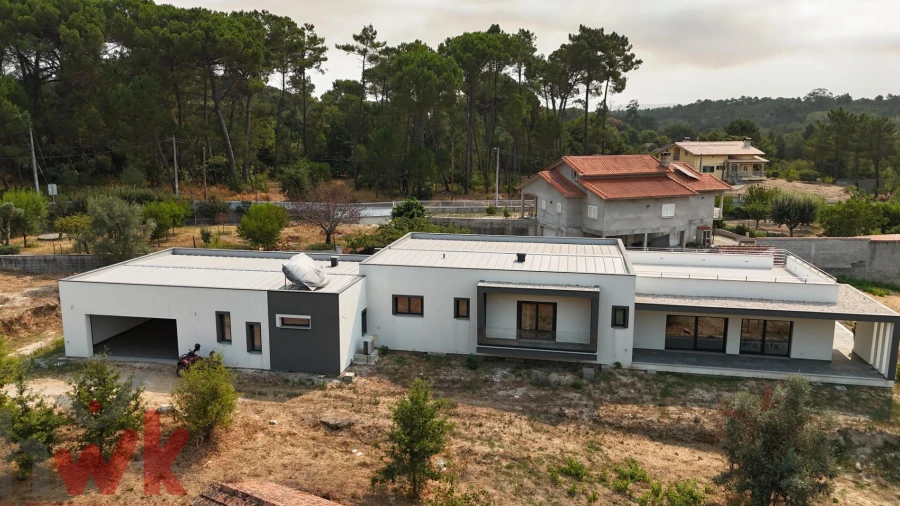 Moradia T5 para Venda em Canelas e Espiunca