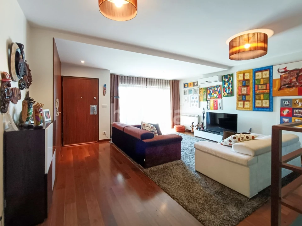 Moradia T3 para Venda em Pedrouços Foto 4