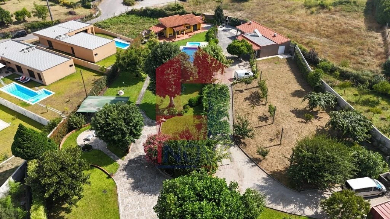 Moradia T5 para Venda em Turiz Foto 92