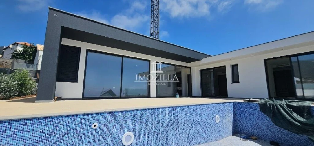 Moradia T3 para Venda em Arco da Calheta Foto 13