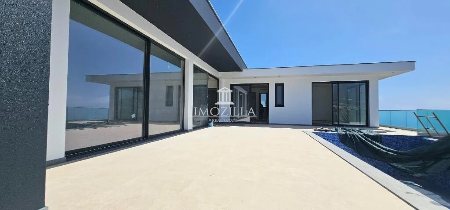 Moradia T3 para Venda em Arco da Calheta Foto 1