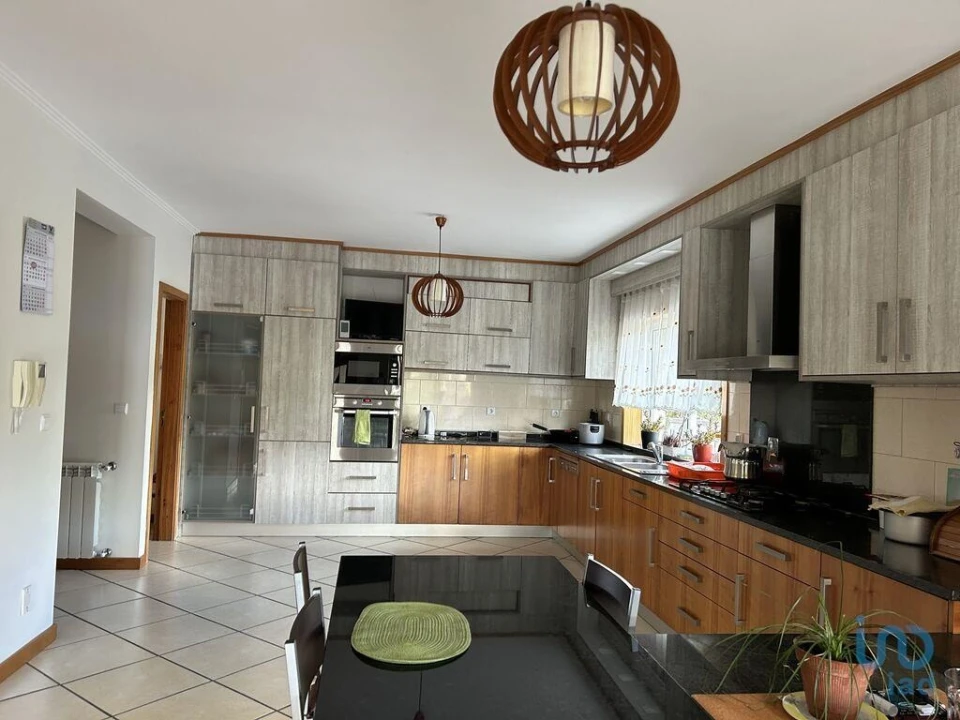 Moradia T4 para Venda em Calvos e Frades Foto 3