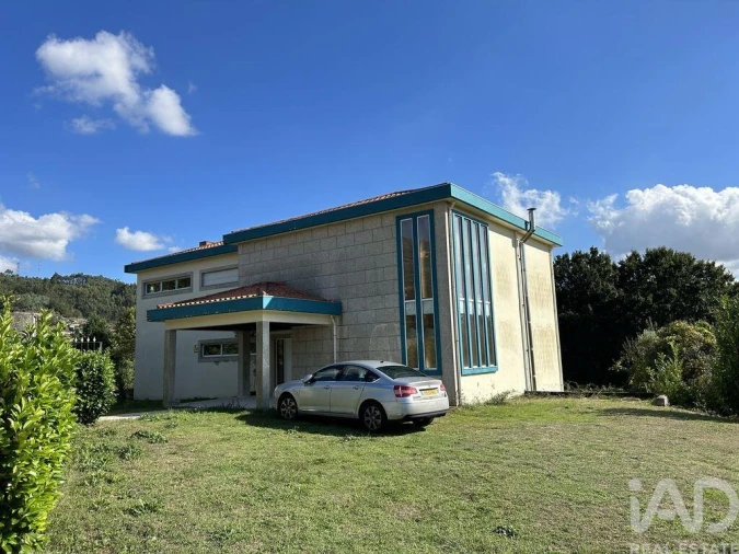 Moradia T4 para Venda em Calvos e Frades Foto 16