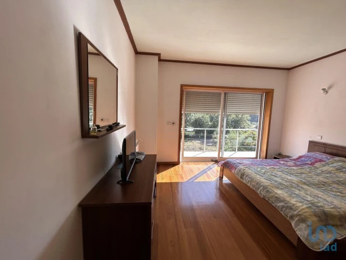 Moradia T4 para Venda em Calvos e Frades Foto 13