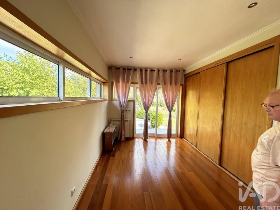 Moradia T4 para Venda em Calvos e Frades Foto 15