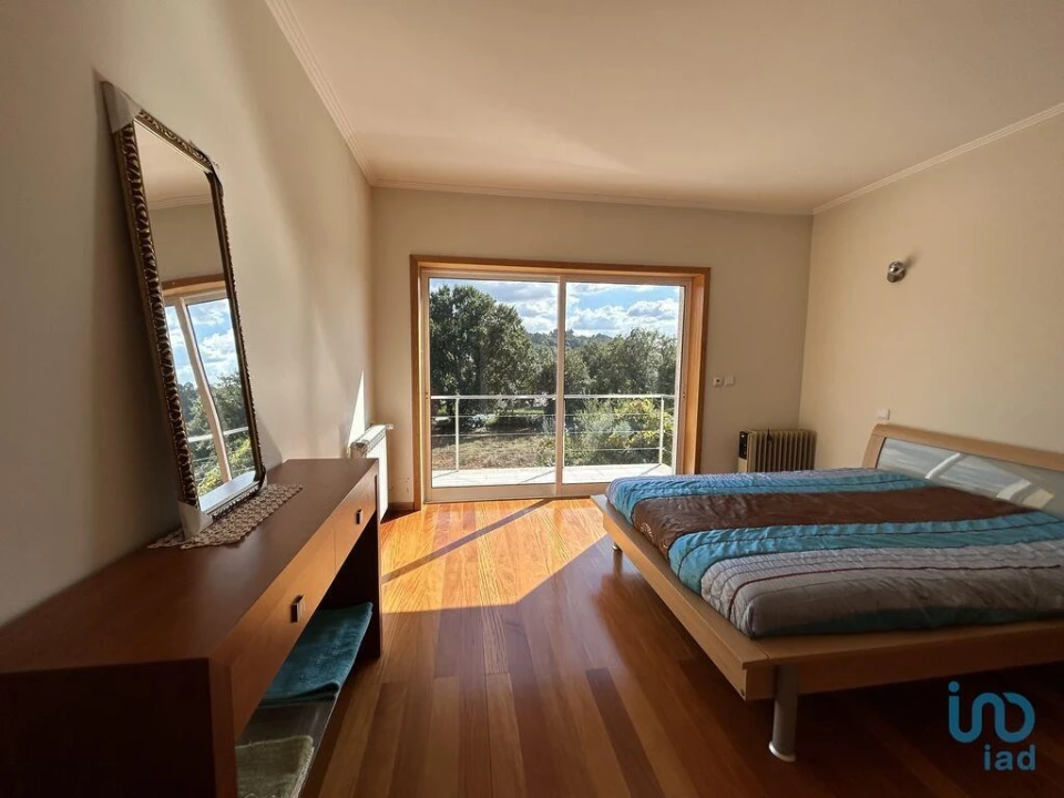 Moradia T4 para Venda em Calvos e Frades Foto 12