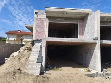 Moradia T3 para Venda em Vila Nova de Anha