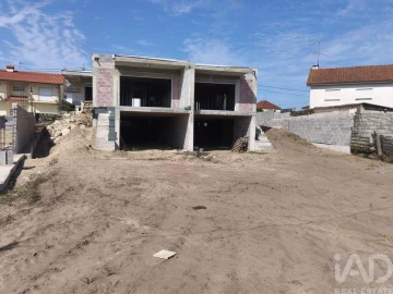 Moradia T3 para Venda em Vila Nova de Anha