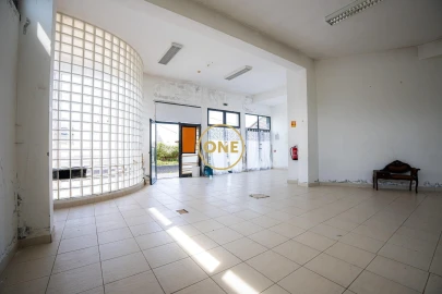 Loja para Venda em Fenais da Ajuda