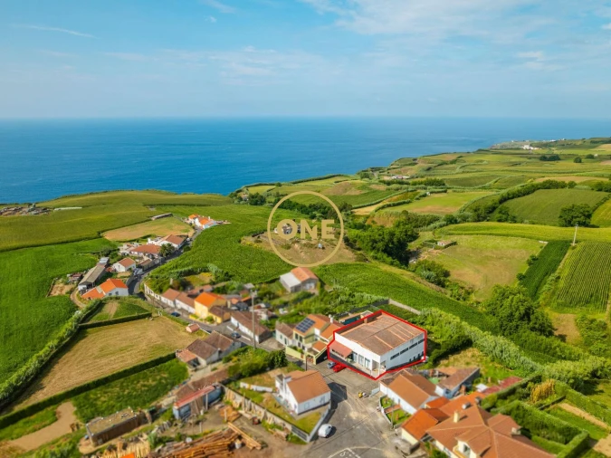 Loja para Venda em Fenais da Ajuda Foto 4