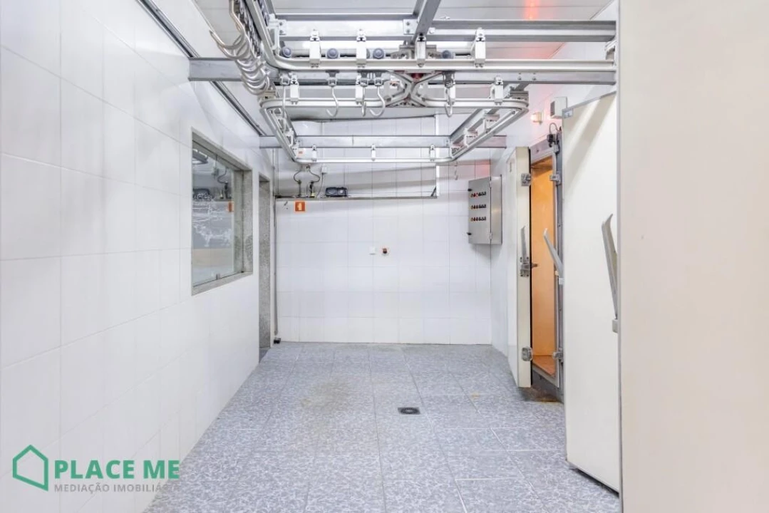 Loja para Arrendamento em Braga (Maximinos, Sé e Cividade) Foto 14