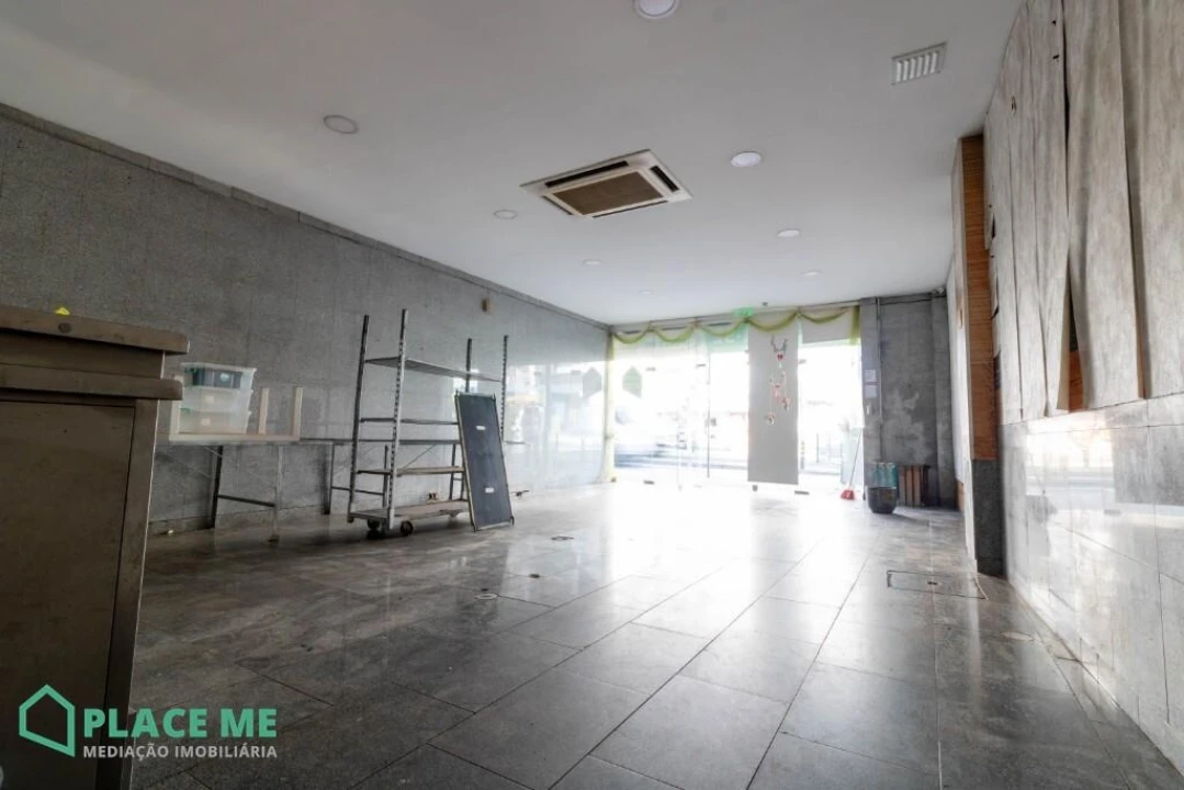 Loja para Arrendamento em Braga (Maximinos, Sé e Cividade) Foto 10