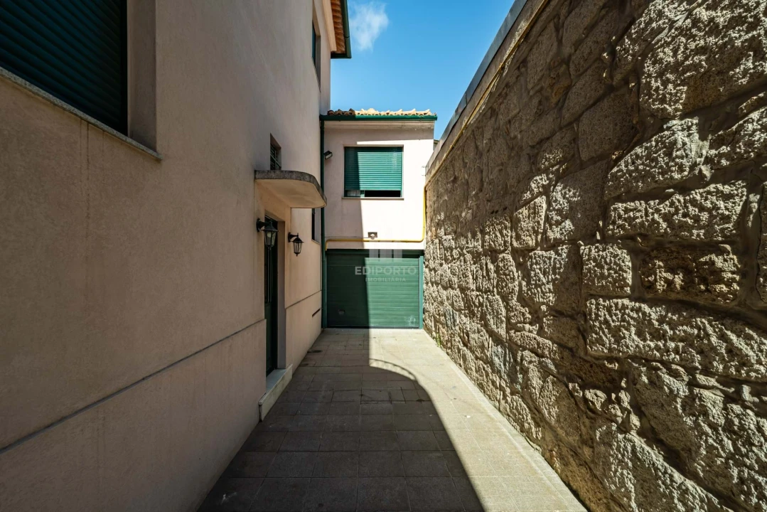 Moradia T5 para Venda em Santa Marinha e São Pedro da Afurada Foto 16