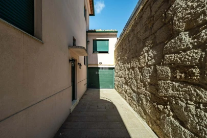 Moradia T5 para Venda em Santa Marinha e São Pedro da Afurada