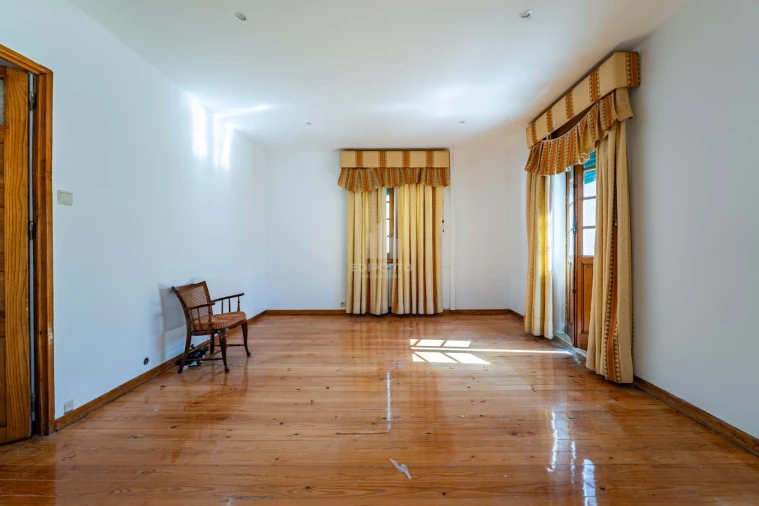 Moradia T5 para Venda em Santa Marinha e São Pedro da Afurada Foto 14