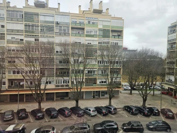 Apartamento T3 para Venda em Benfica