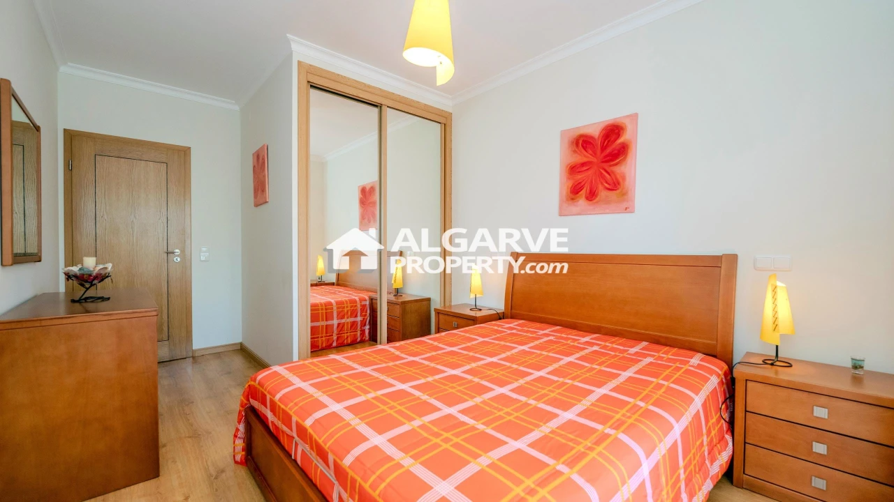 Apartamento T1 para Venda em Quarteira Foto 7