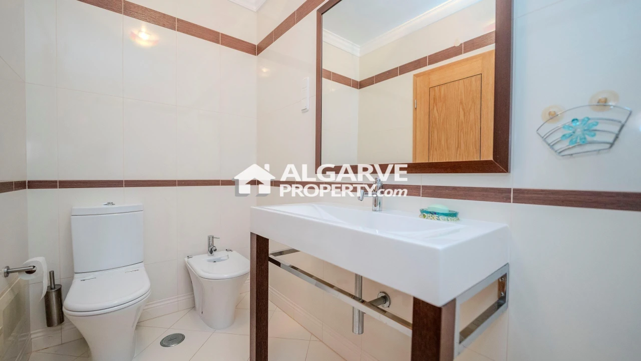 Apartamento T1 para Venda em Quarteira Foto 15
